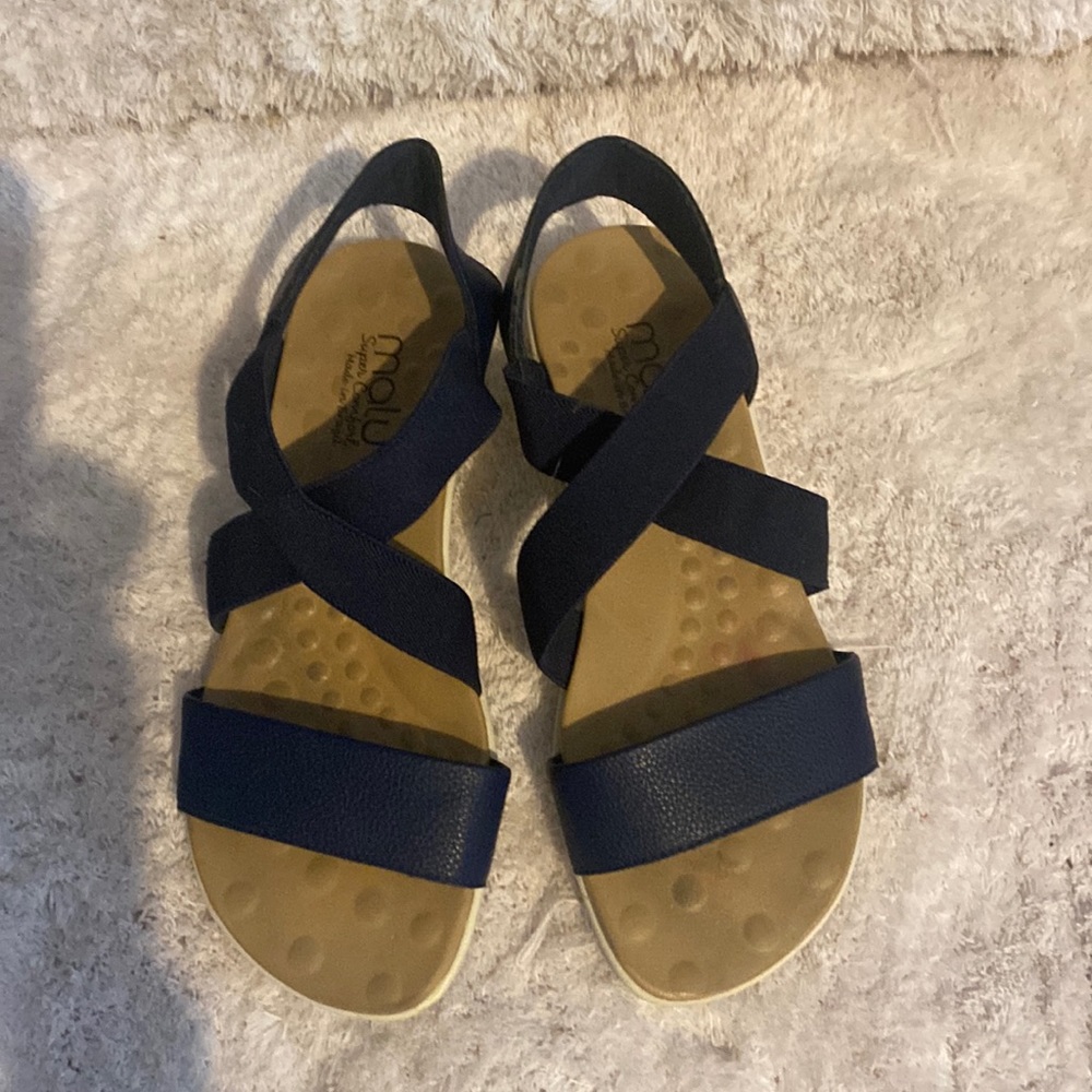 Super comfy sandals.
